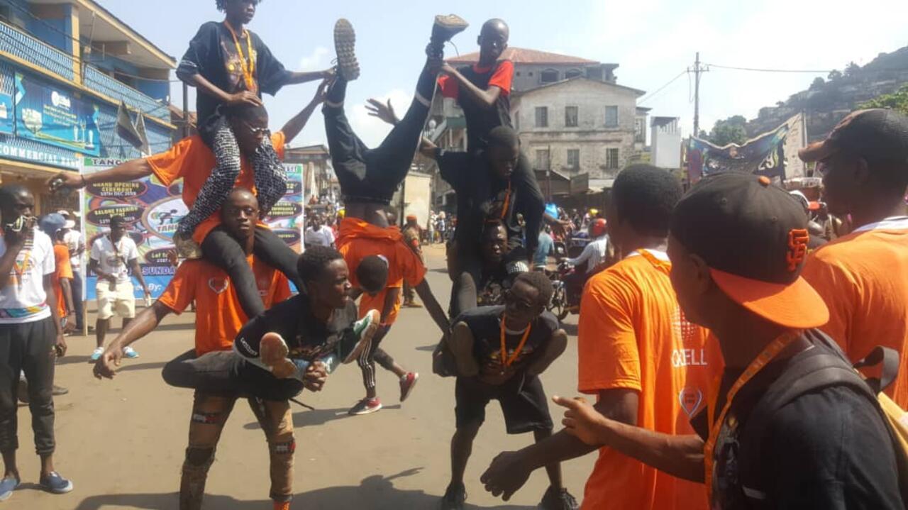 Sierra Leone street carnivals celebrate warm Christmas with food and music
