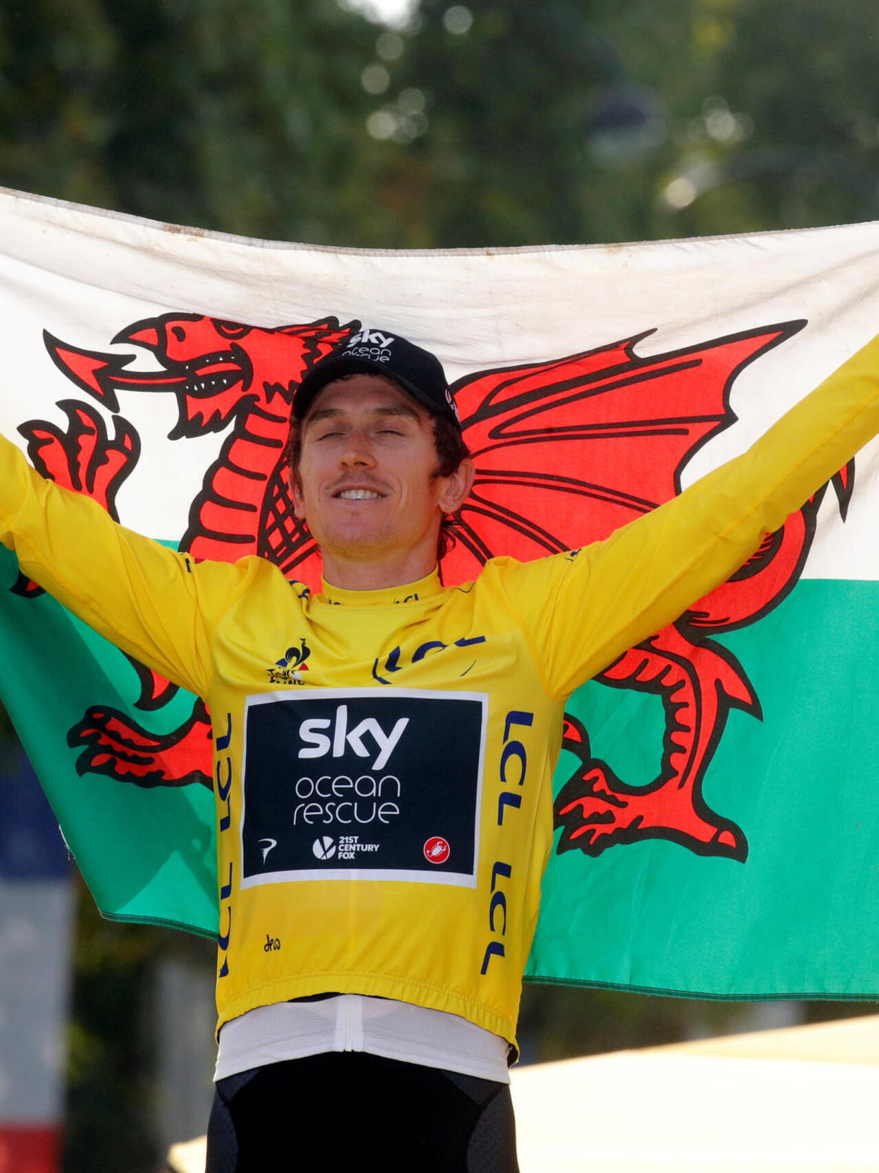 Линдси Вагнер порно фотосуреттері Брюнеткамен анальды секс