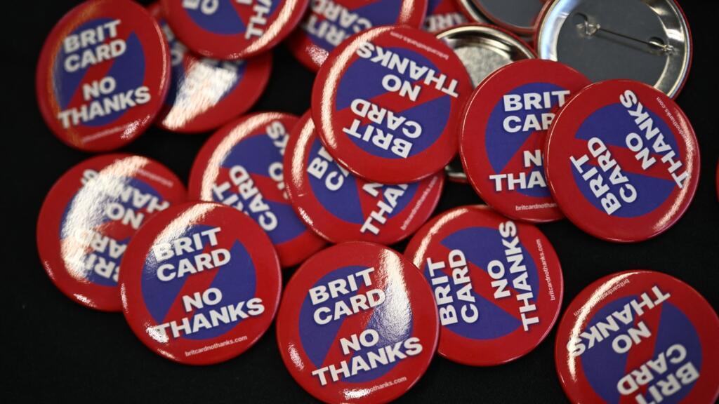 Au Royaume-Uni, le gouvernement renonce à une carte d’identité obligatoire pour travailler