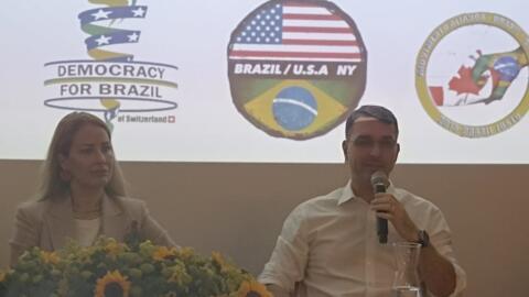 O senador Flávio Bolsonaro (PL-RJ) participou na manhã deste sábado (20), em Roma, do congresso “Brasil: democracia ou ditadura?”