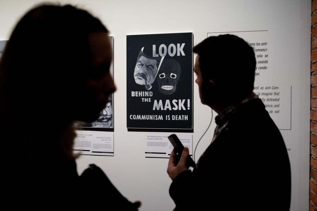 «Regardez derrière le masque ! Communism is death» (1950) Harry S.Truman Library.