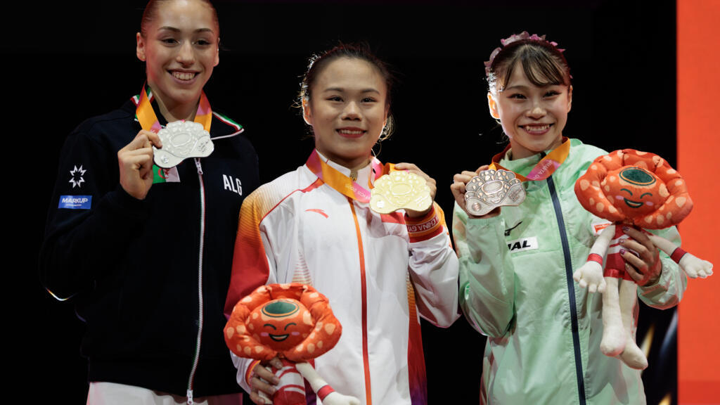 Gymnastique: après son titre aux barres, Kaylia Nemour en argent à la poutre