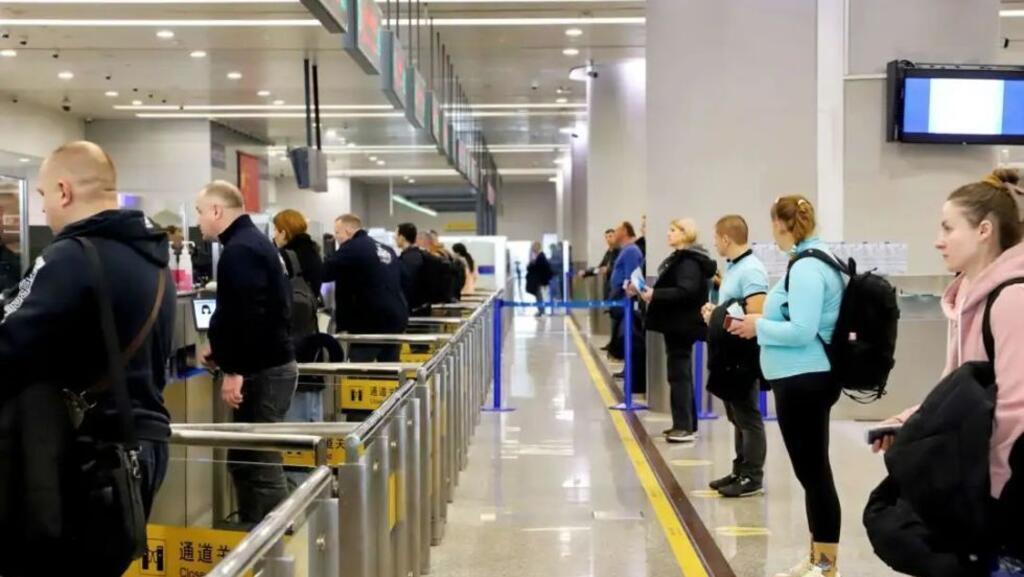 中国延长45国免签至2026年底 将瑞典纳入免签范围