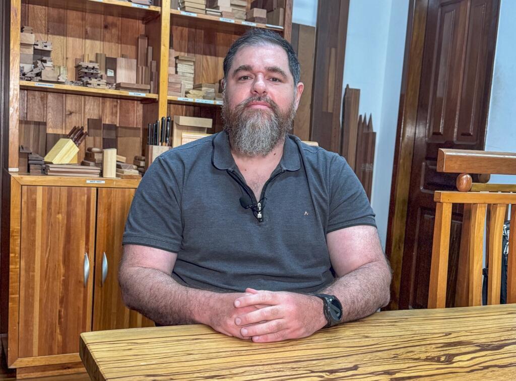 Leônidas Dahás, diretor de Produtos Florestais da Ebata, em Belém: "Eu dependo que a floresta continue existindo.”