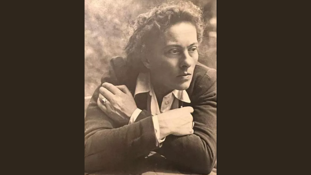 Ruth Andreas-Friederich, jornalista alemã que viveu em Berlim durante toda a Segunda Guerra Mundial é o eixo do livro "Ruth contra Hitler", de Luciana Rangel.