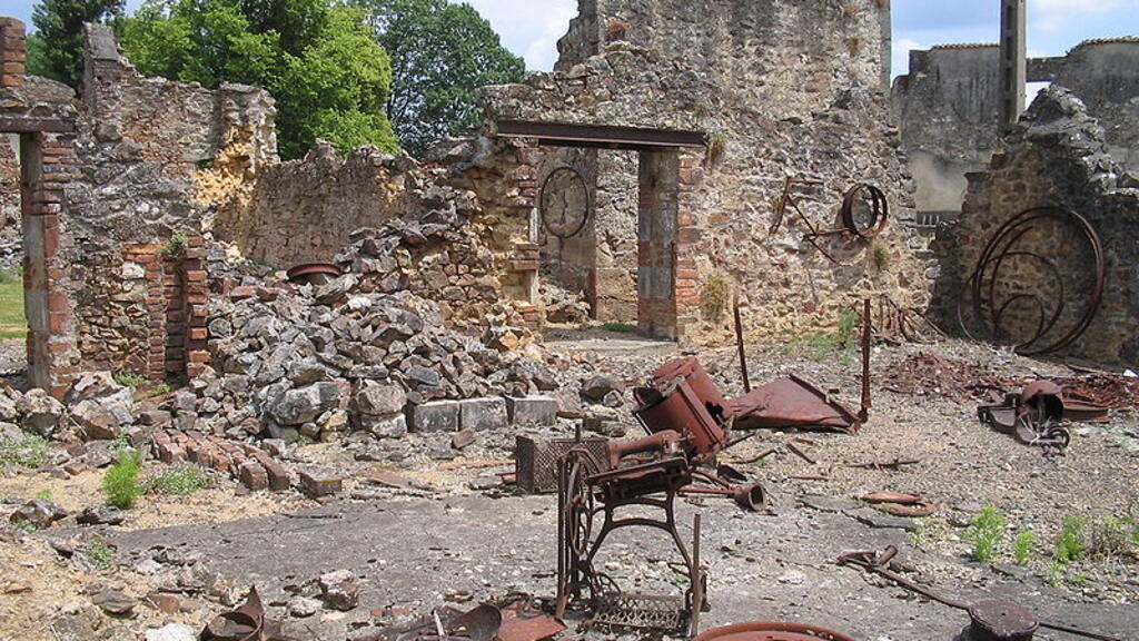 Le village martyr d'Oradour-sur-Glane est resté « en l'état ».