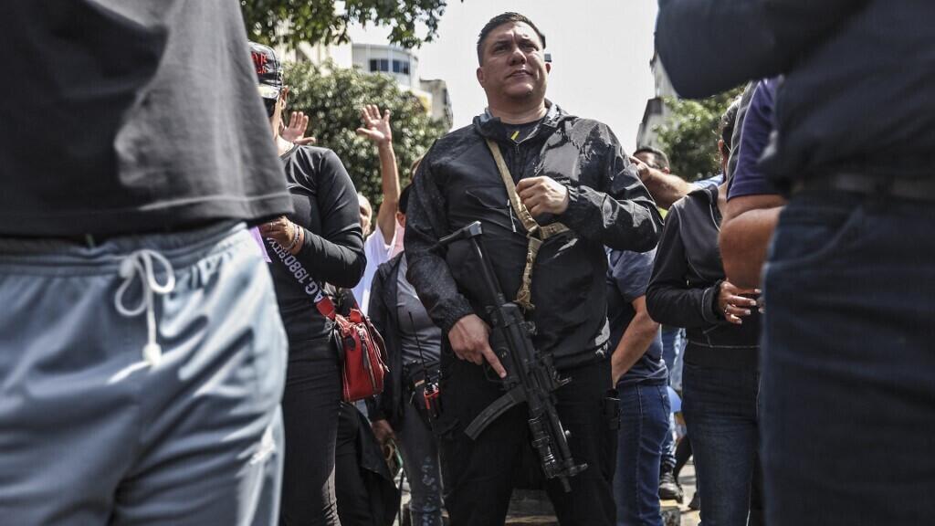[EN DIRECT] Venezuela: la tension monte après le déploiement de groupes paramilitaires dans les rues