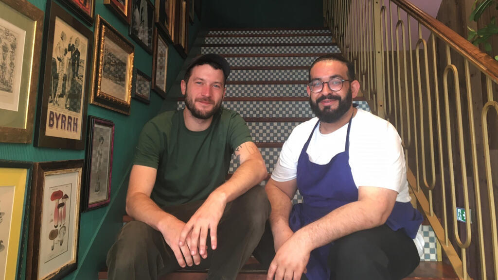 Baptiste Zwygart, chef de la Brasserie Dubillot et Sherzad.