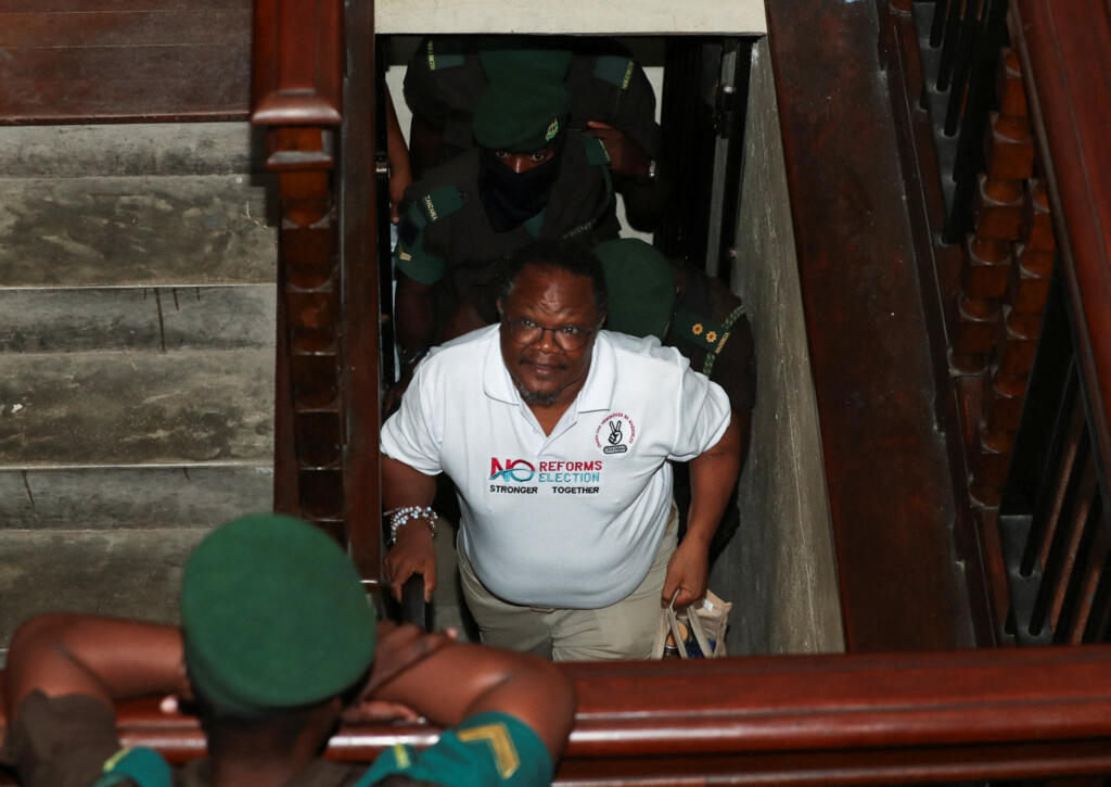 Kiongozi wa chama kikuu cha upinzani chadema Tundu anazuiliwa kwa mashtaka ya uhaini