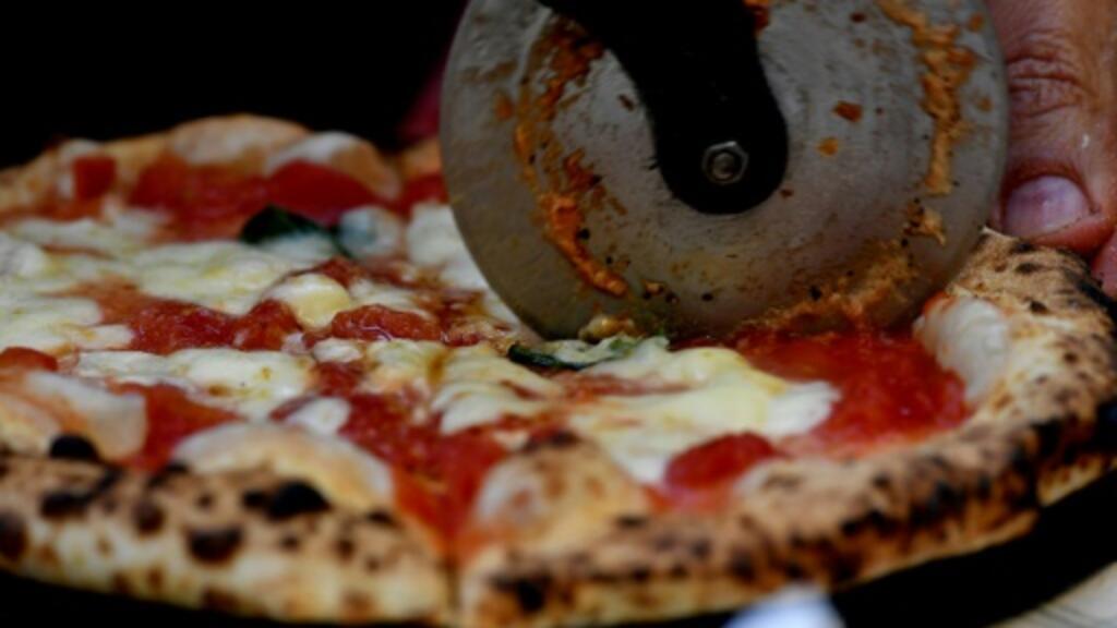 La pizza, un emblème de la mondialisation culinaire.