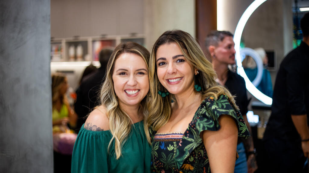 As arquitetas Rebeca Bitencourt e Thayanna Botelho encontraram nicho com projetos de salões de beleza
