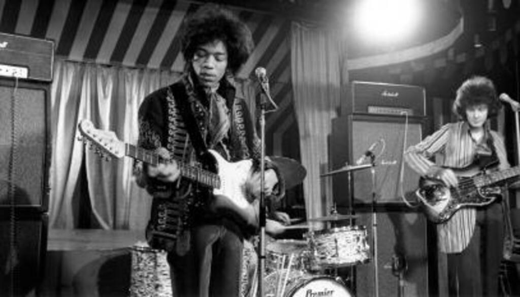 Jimi Hendrix et Noel Redding en répétition au Club Marquee, lors d'un tournage pour la télévision allemande, à Londres, en 1967.