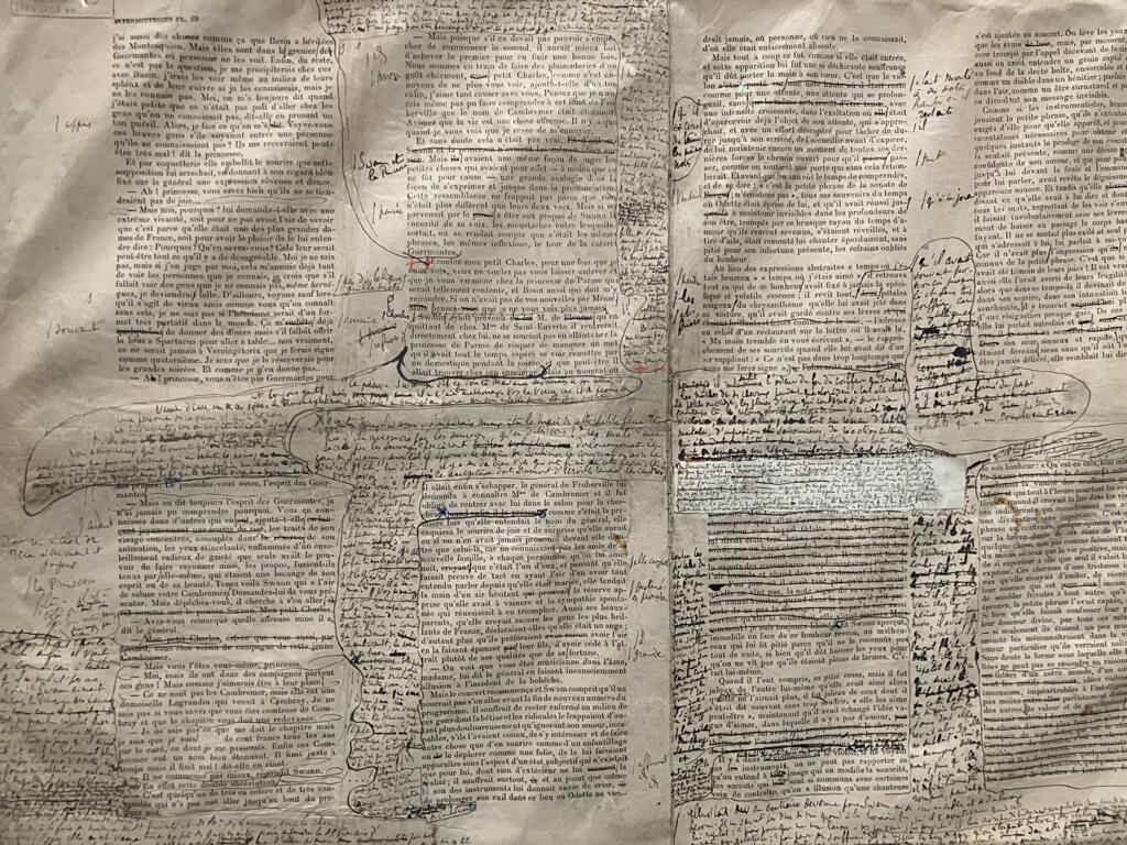 Um exemplo dos manuscritos de Marcel Proust, que agora podem ser vistos na Biblioteca Nacional da França.