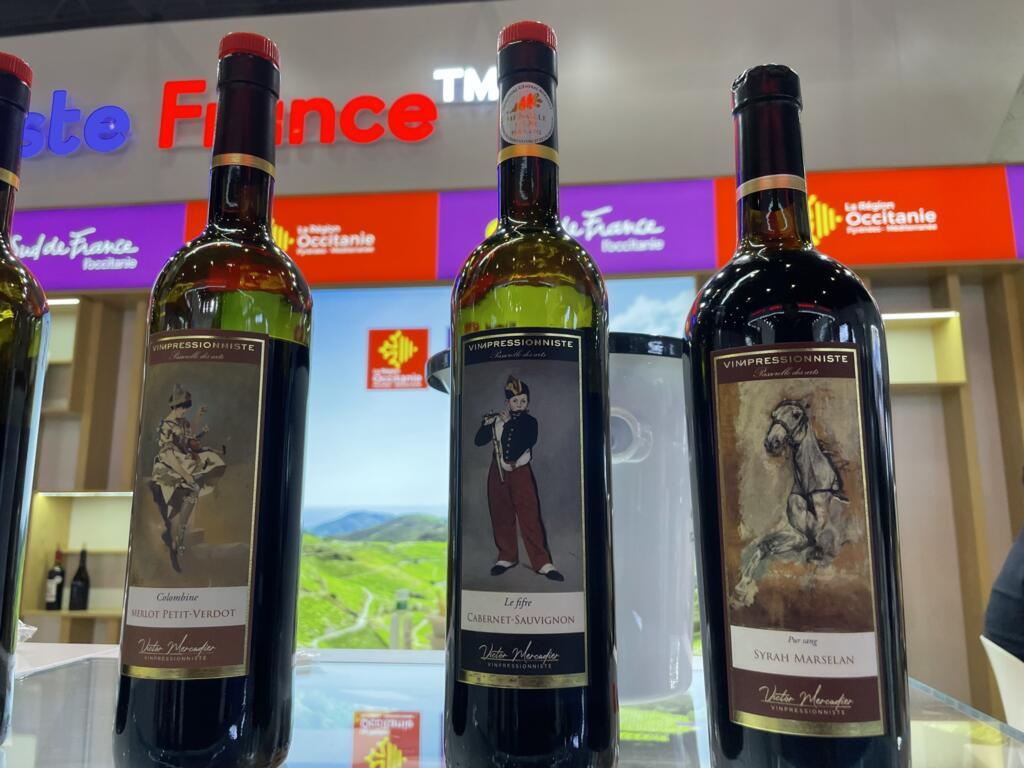 L’art de l’étiquette à la foire aux vins de Chengdu.