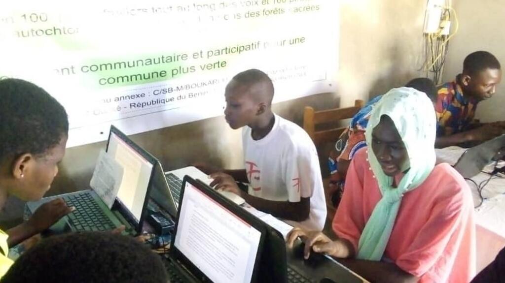 Des jeunes apprenants.