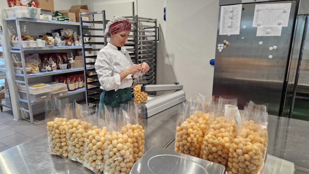 Cozinha da confeitaria Tupi.