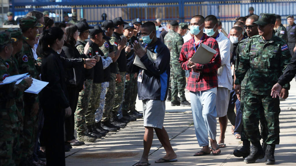 Dans le cadre du cessez-le-feu, la Thaïlande libère 18 soldats cambodgiens détenus depuis juillet