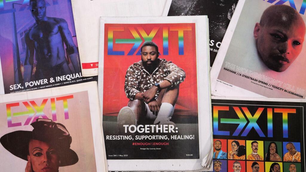 Exemplaires du journal mensuel sud-africain Exit à destination de la communauté LGBTQI.
