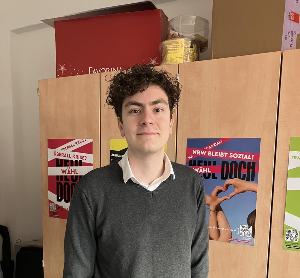 Allemagne, Dortmund, février 2025:  David Wiegmann s’occupe de la branche jeunesse de la DGB, la principale confédération allemande de syndicats.