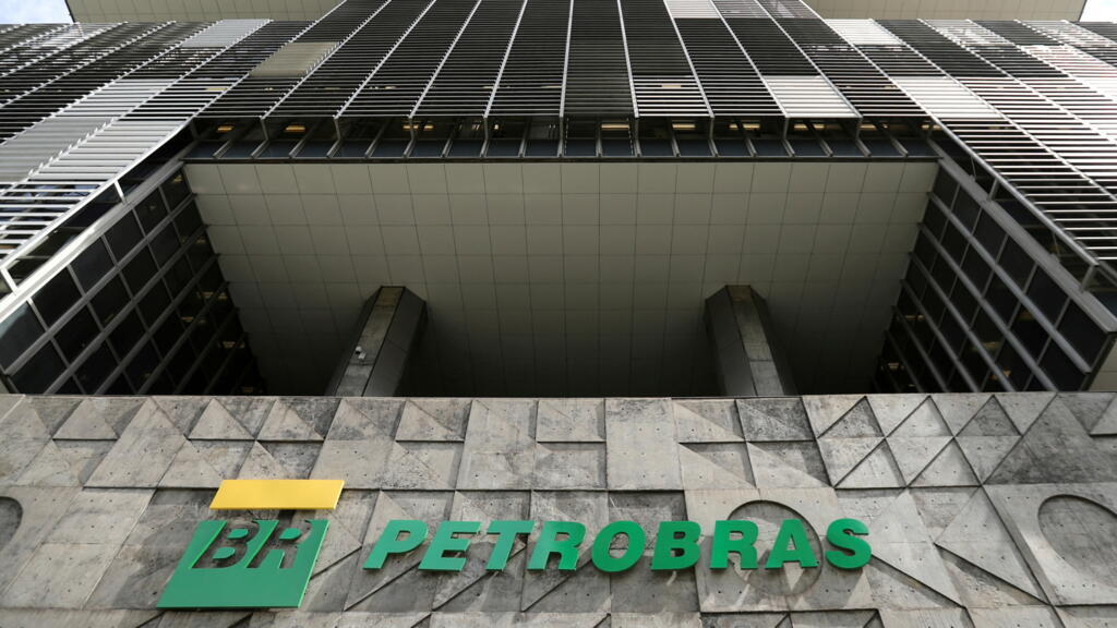 A francesa TotalEnergies e a britânica BP venceram a licitação de blocos da foz do Amazonas, mas acabaram abrindo mão das partes em benefício da Petrobras, que agora detém 100% dos contratos.