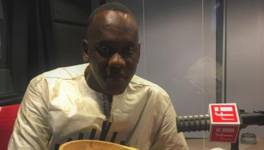 Harouna Sow dans Le goût du monde.