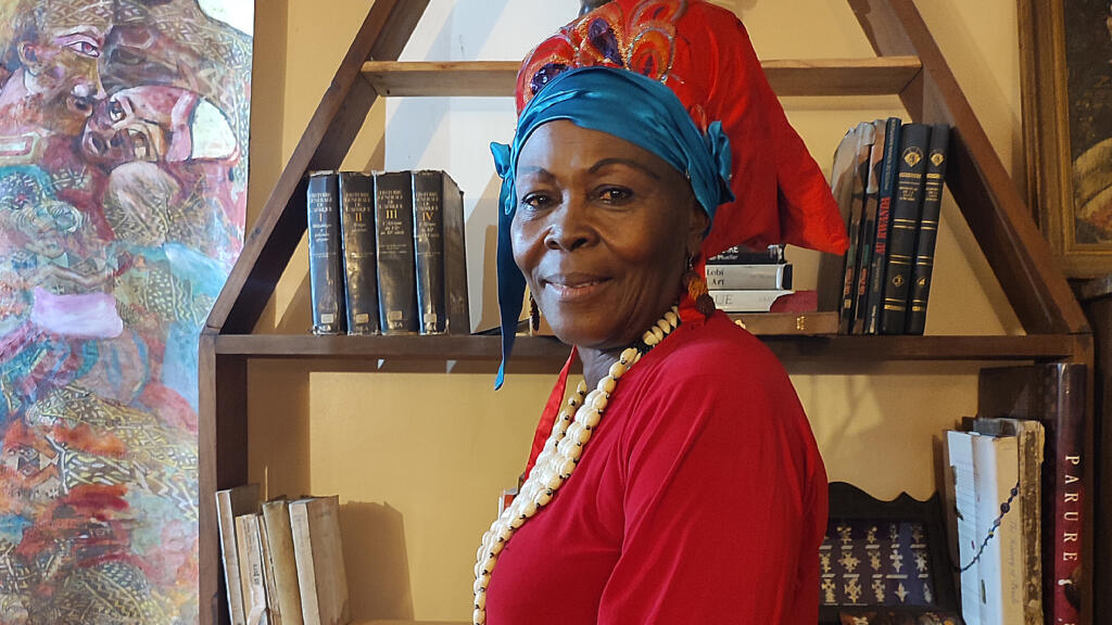 WereWere Liking, écrivaine, dramaturge, peintre camerounaise a dirigé le village Ki-Yi pendant 36 ans.