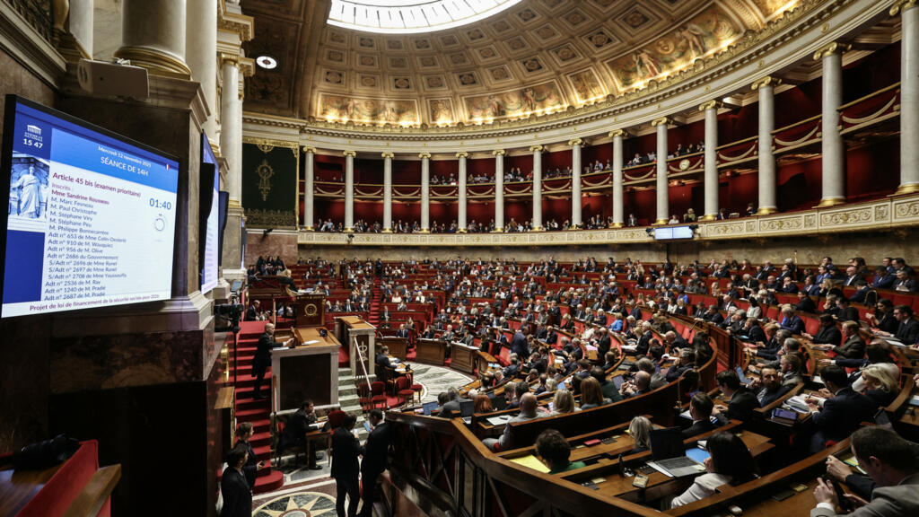 France: l'Assemblée nationale vote largement la «suspension» de la réforme des retraites
