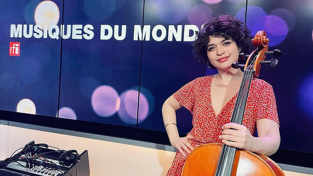 Ana Carla Maza à RFI.