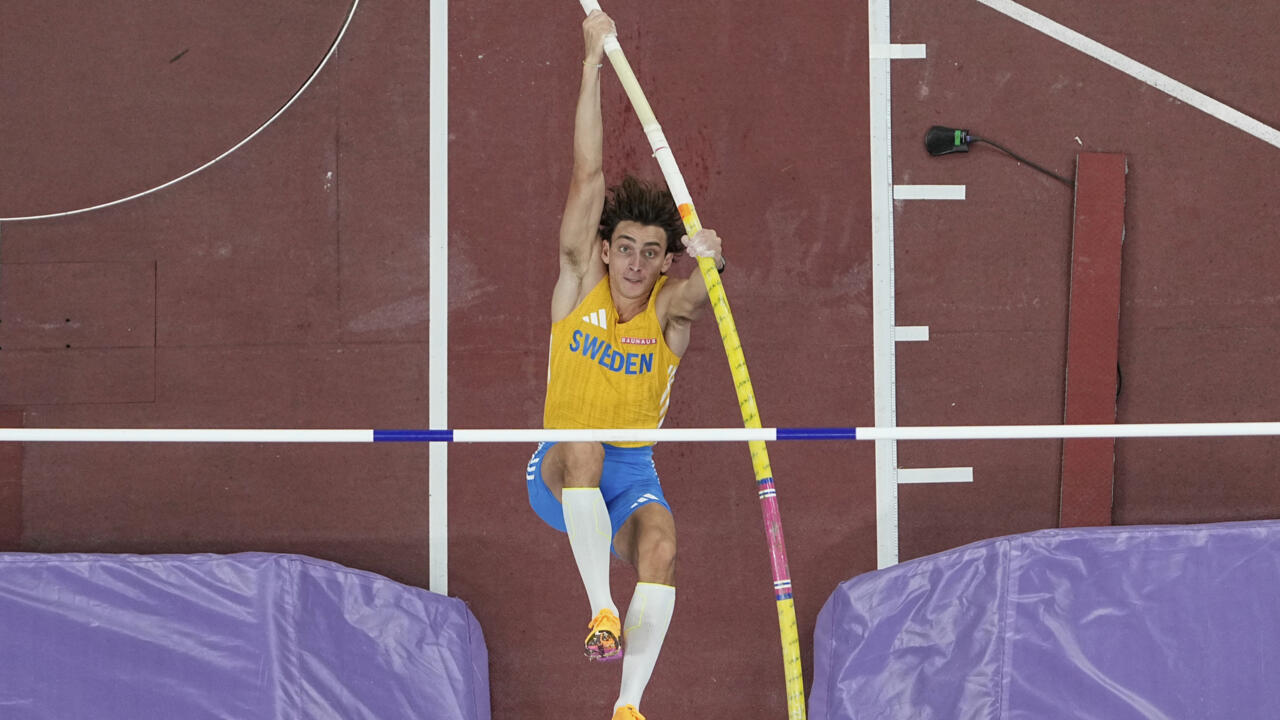 Mondiaux d'athlétisme: Armand Duplantis fait encore tomber le record du monde du saut à la perche