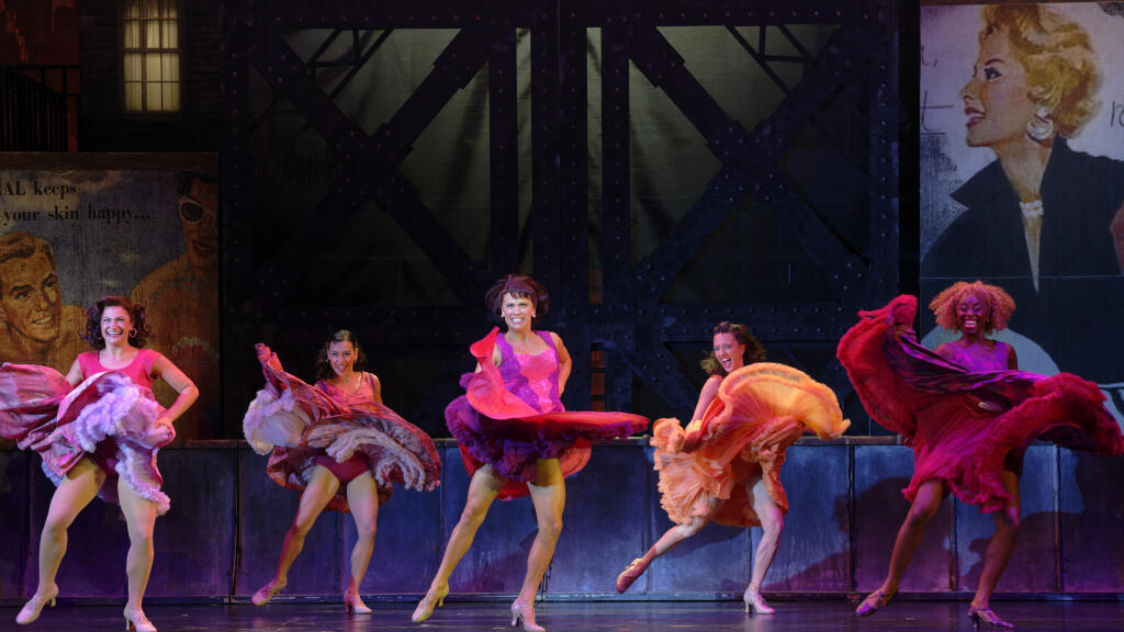 « West Side Story » refait surface au Théâtre du Châtelet à Paris.
