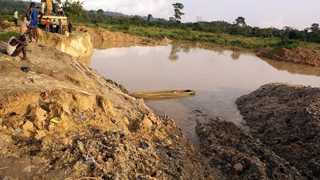 Des orpailleurs illégaux dans une mine d'or de Dunkwa-on-offin, dans le centre du Ghana. (image d'illustration)