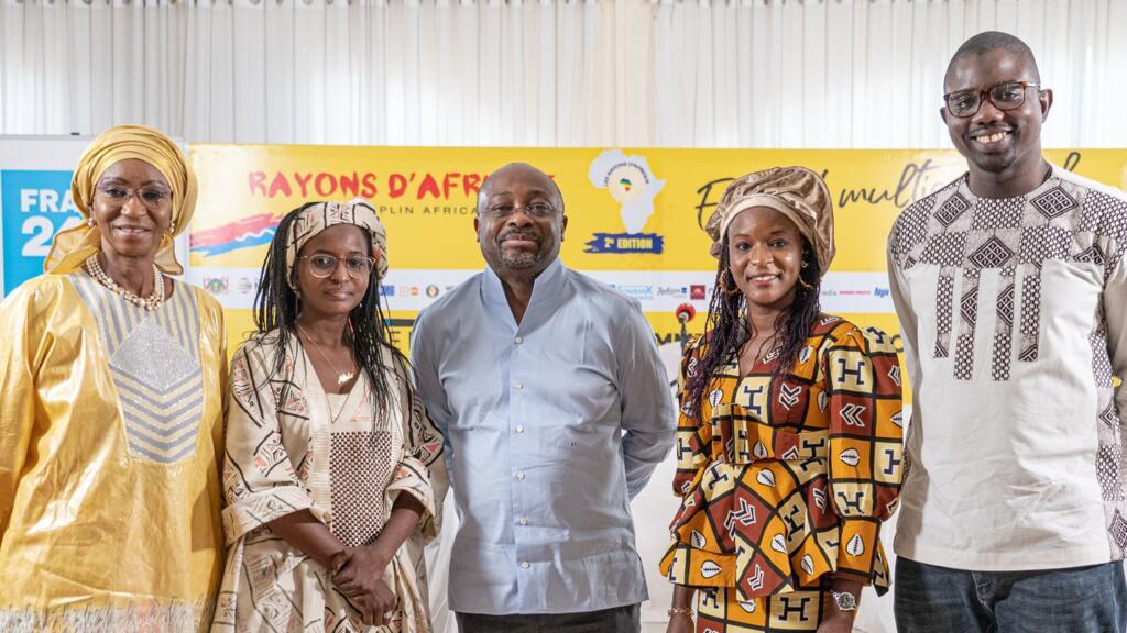 Alain Foka et ses invités à Niamey, au Niger.