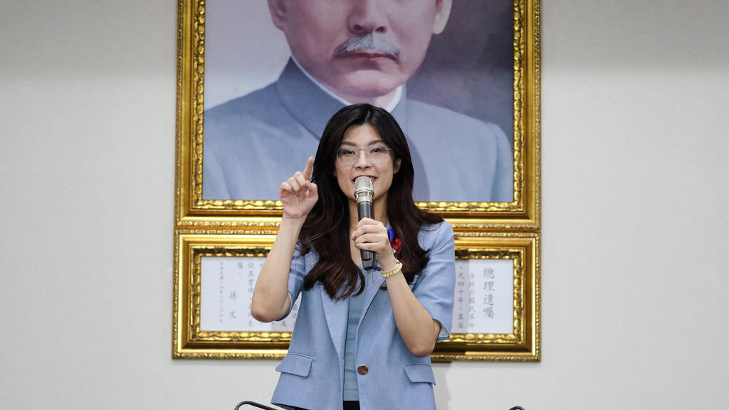 郑丽文称愿见习近平化解两岸矛盾 赖清德：对和平要有理想、不能有幻想