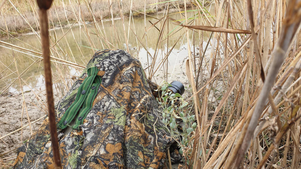 Tenue de camouflage pour le photographe, pour voir sans être vu, sans déranger les oiseaux.
