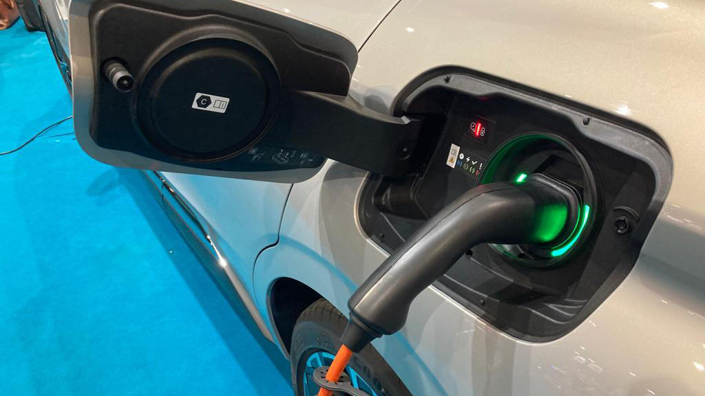 Automobile : Le tout électrique est-il possible ?