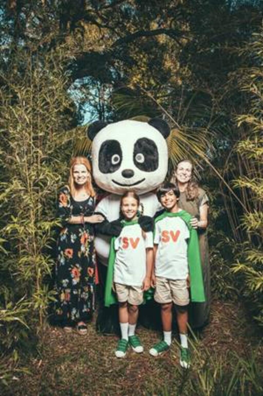 Maria Inês Almeida (à esq.), o Panda e os Super Vets (no centro) e Flávia Lins e Silva (à dir.).