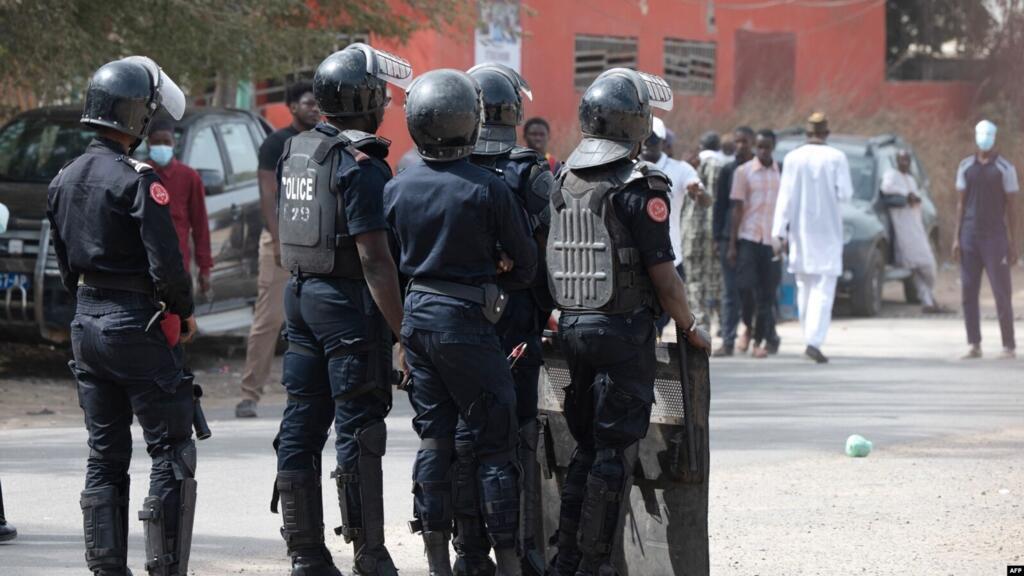 À la Une: la traque des homosexuels s'intensifie au Sénégal