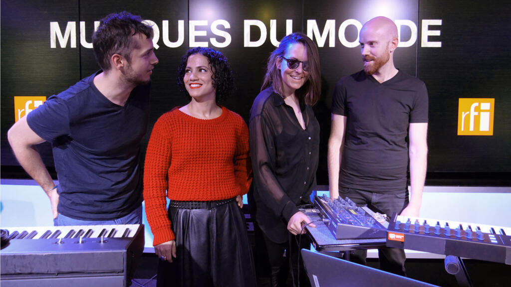 Emel Mathlouthi et ses musiciens à RFI.