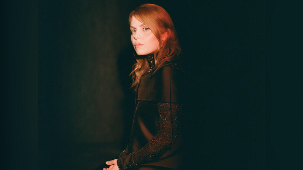 Coeur de Pirate: nouvel album, «Cavale», l'anxiété sous electro-pop