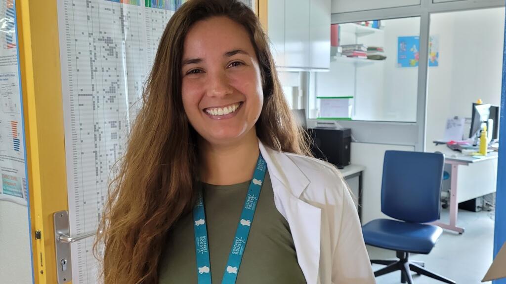 A oncologista brasileira Carolina Alves Costa Silva, que atua cinco anos atua como pesquisadora no instituto francês Gustave Roussy, um dos maiores centros de combate ao câncer do mundo