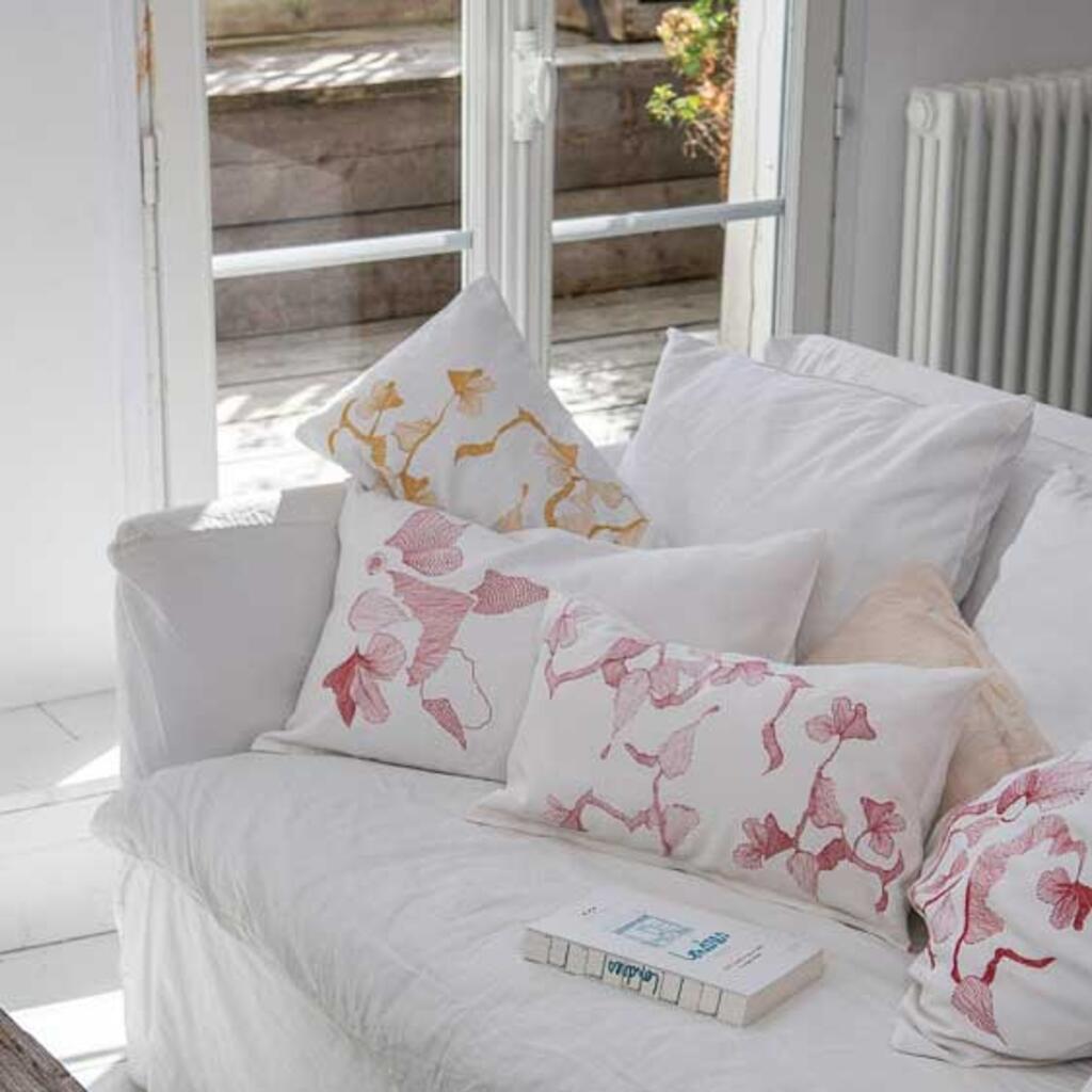 Petit coussin brodé- Serap Karabulut