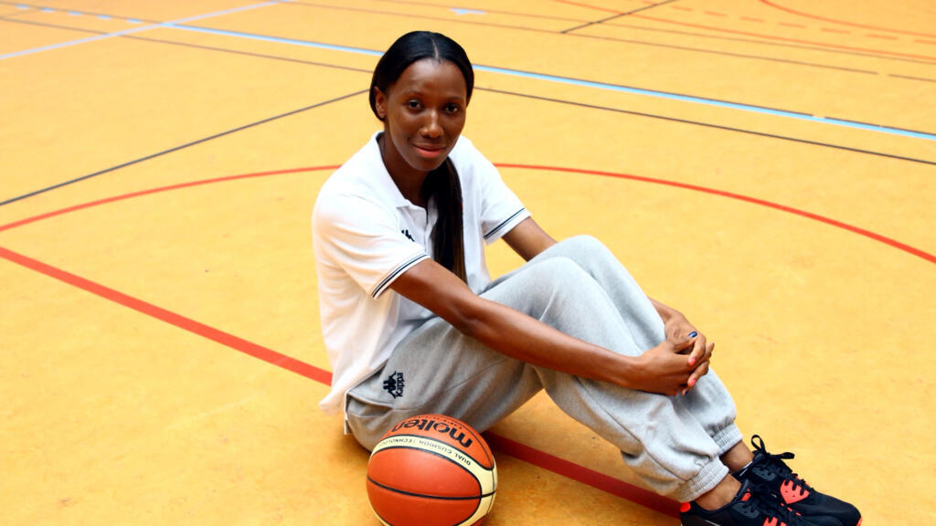 La basketteuse franco-gabonaise Géraldine Robert : 1,84 m.