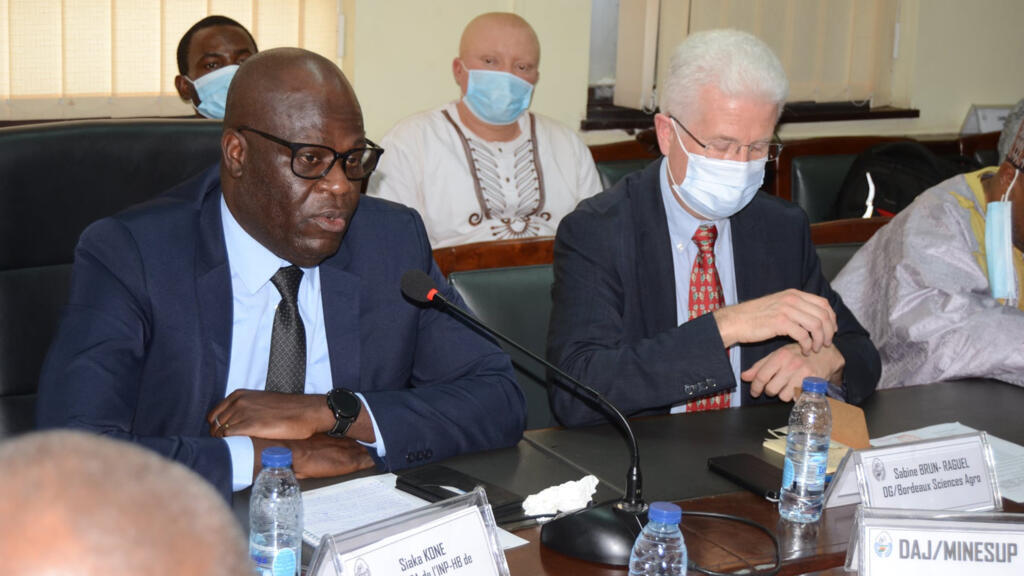 De gauche à droite : Siaka Koné, directeur de l'ESA et Christophe Alemany, professeur associé à Bordeaux Sciences Agro.