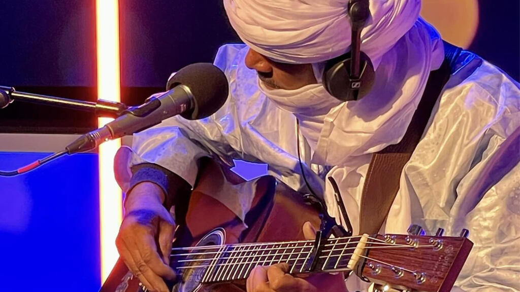 Abdallah Ad Alhousseyni de Tinariwen à RFI.
