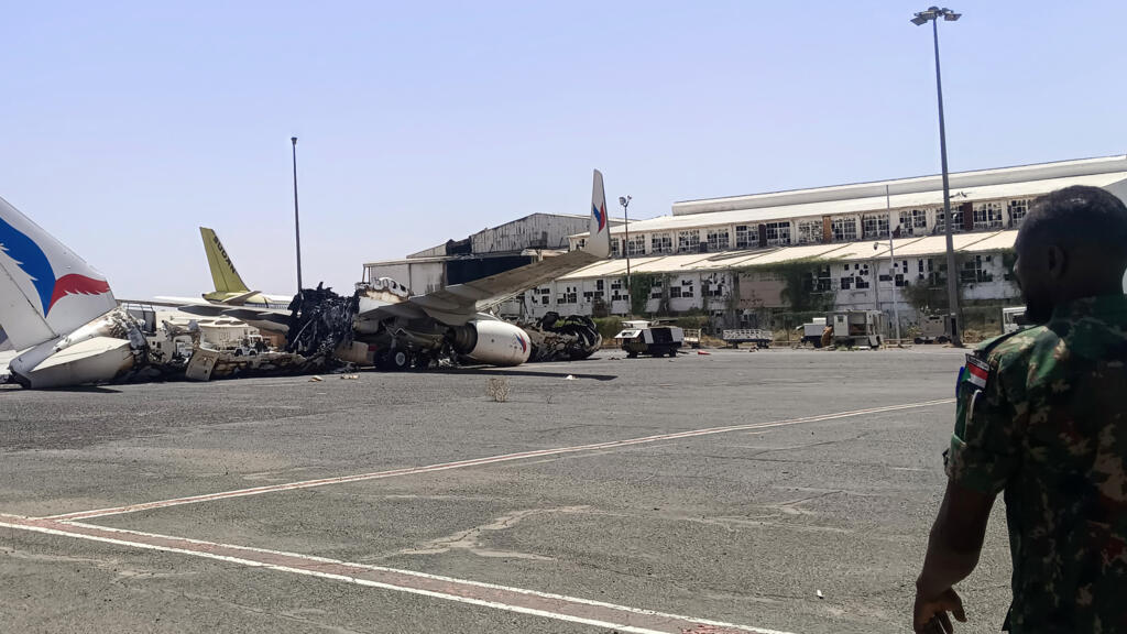 Soudan: l'aéroport international de Khartoum visé par une attaque de drones