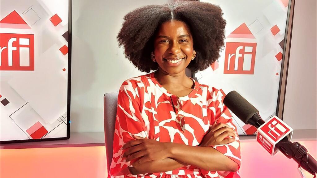 A atriz, diretora e roteirista Indira Nascimento, em entrevista nos estúdios da RFI Brasil