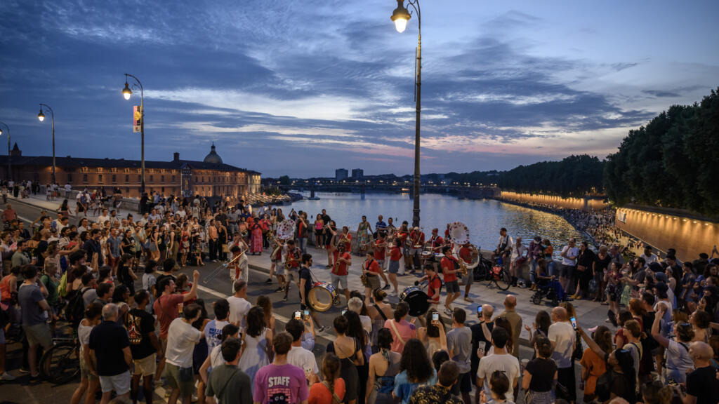 Edição de 2025 da Festa da Música na França foi marcada pela frequentação recorde e por dezenas de casos de agulhadas visando mulheres registradas em várias cidades do país.