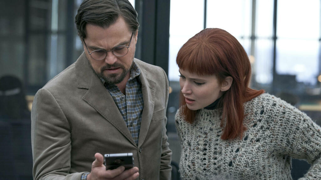 Dans le film «Don't look up», deux chercheurs essaient d'alerter la population, en vains, sur la menace d'une comète qui s'apprête à détruire la planète.