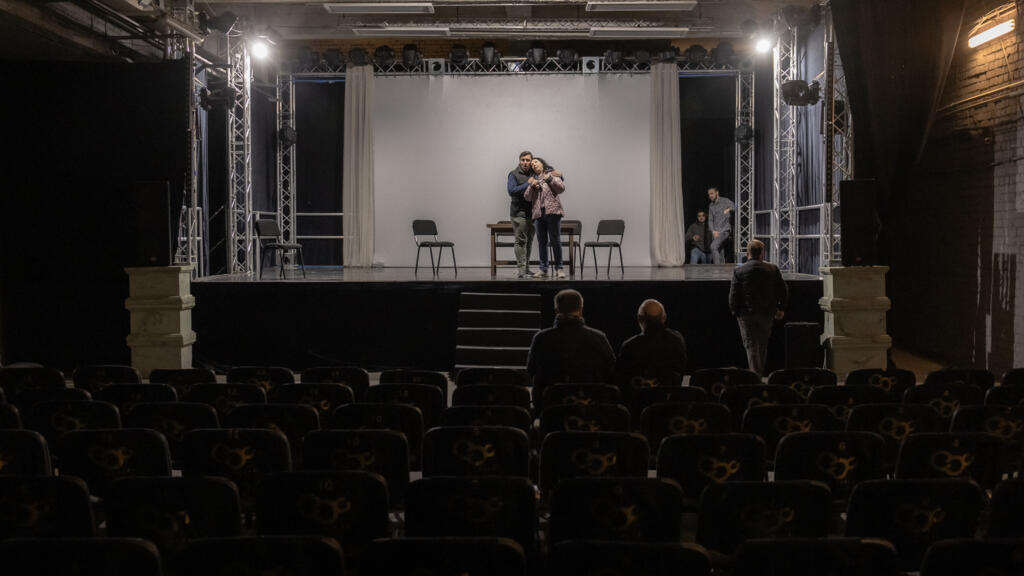 Ukraine: l'opéra de Kharkiv célèbre ses 100 ans malgré la guerre