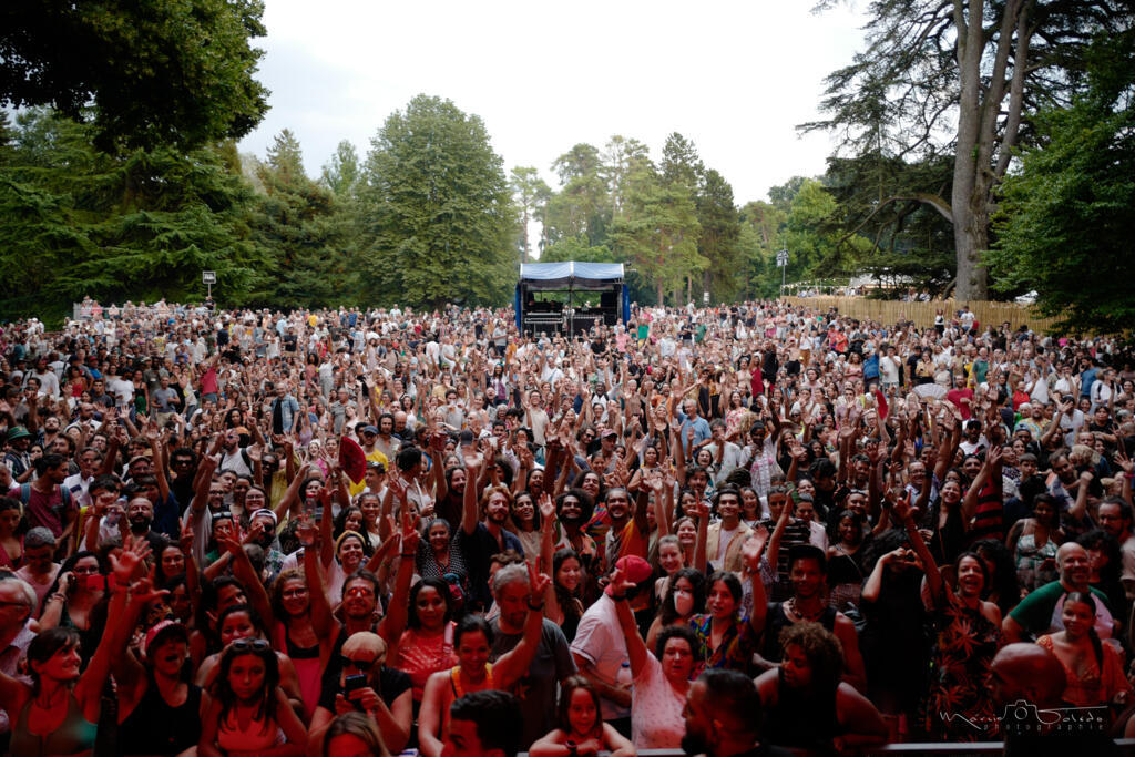 Pelo menos 5 mil pessoas foram ver Gilberto Gil em Genebra num dia de mais de 35 graus e semana de onda de calor. Marcio Toledo- Ville de Genève